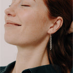 Cargar imagen en el visor de la galería, Pendientes Larga Vida
